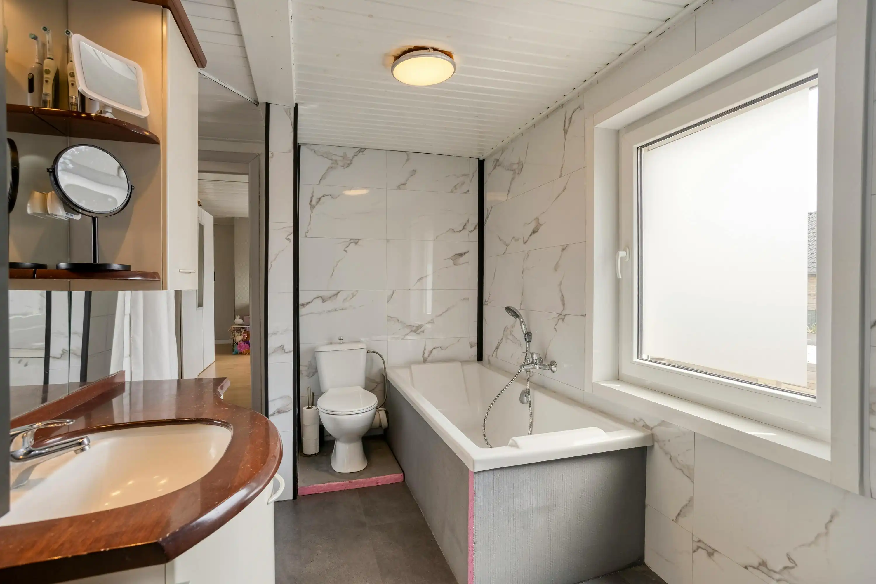 Ruim 3-gevel huis te koop in Roosdaal foto 12