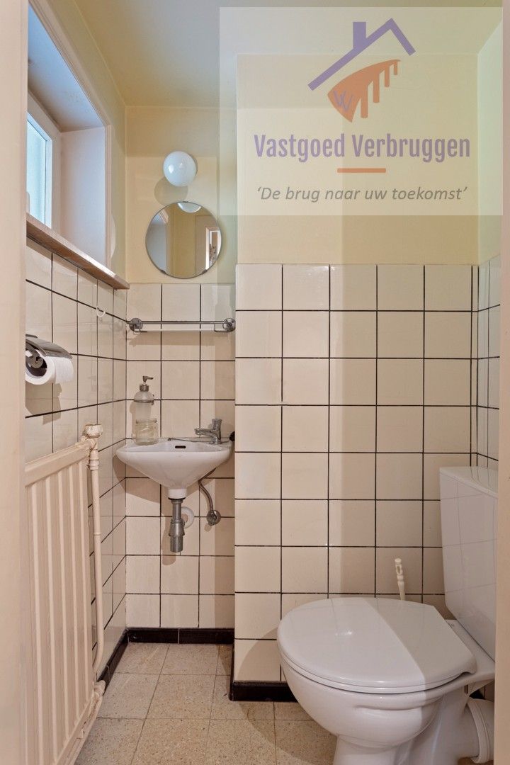 Prijs verlaagd ! Op  te knappen ruime bel-étage woning met tuin, lift en 4 slaapkamers in centrum Aalst foto 6