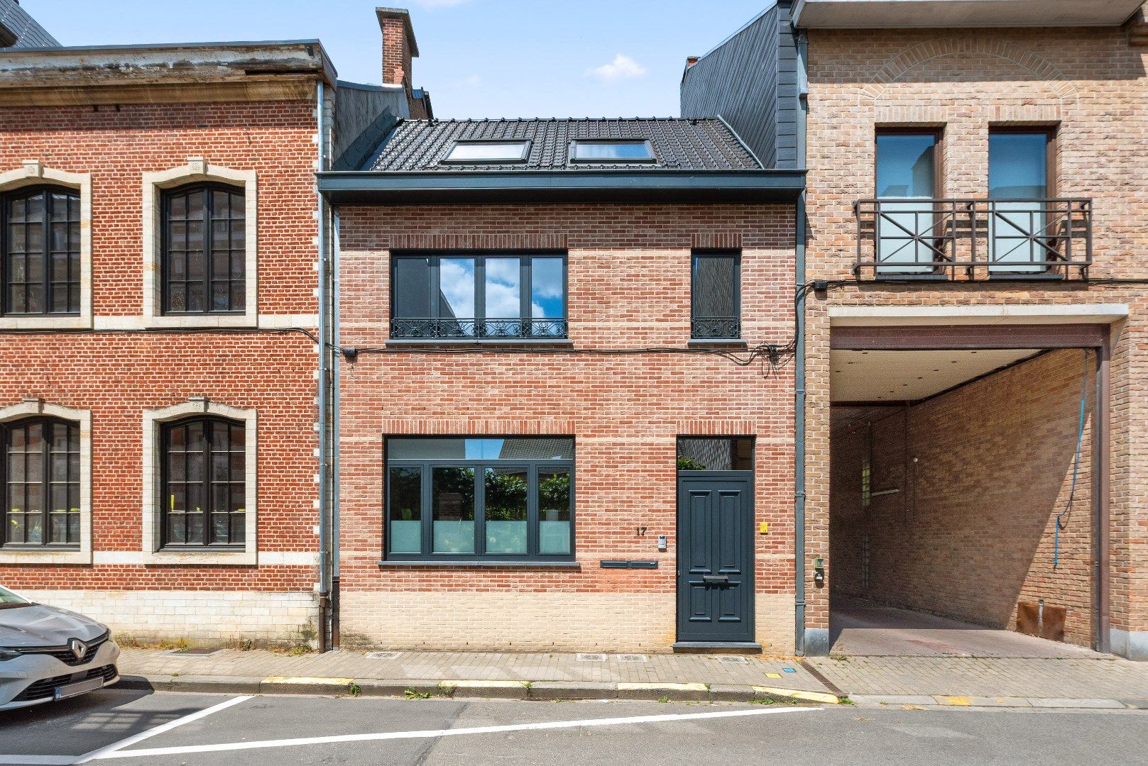 Opbrengsteigendom van 2017 met 2 appartementen in hartje Tienen foto {{pictureIndex}}