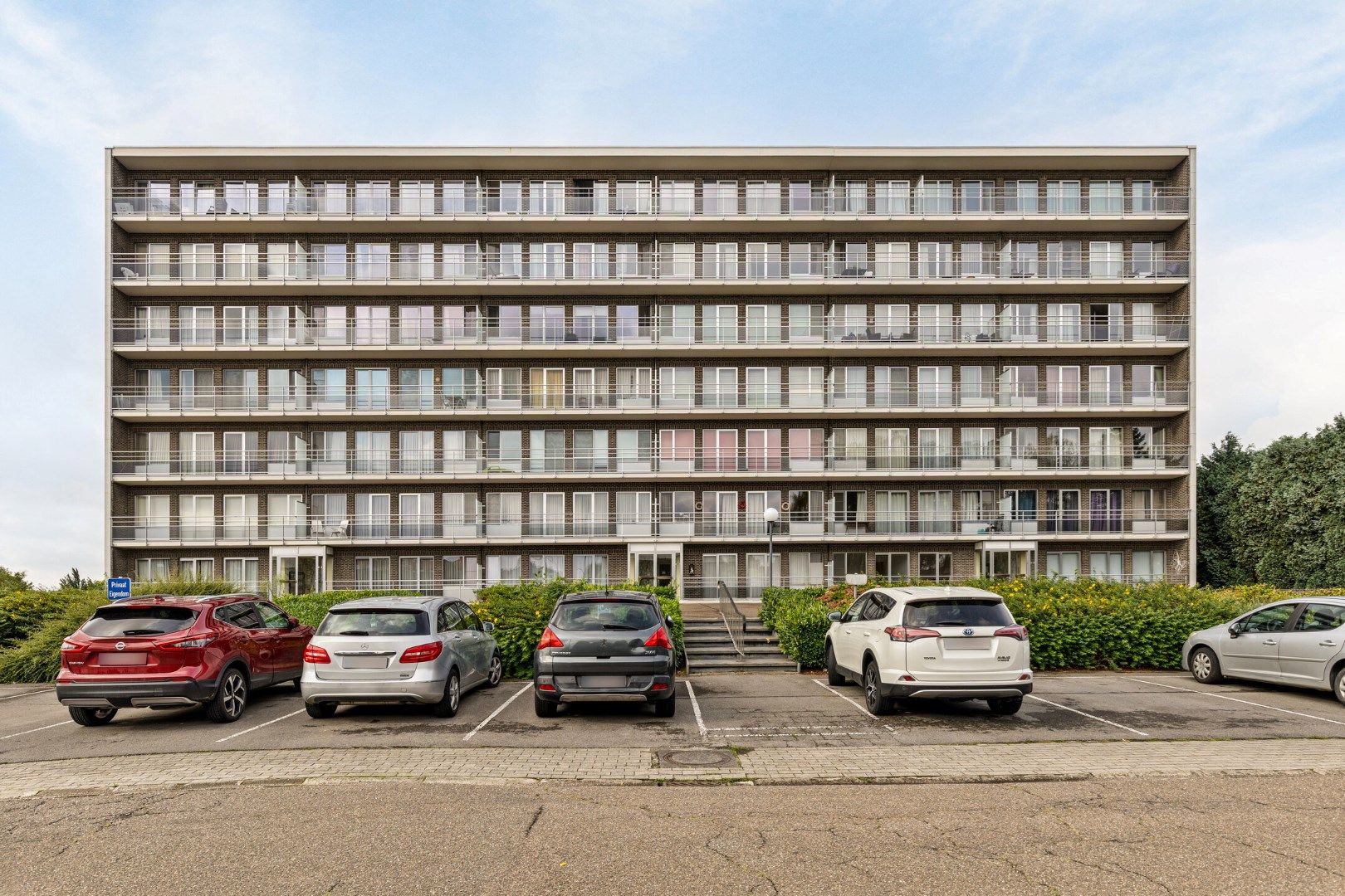 Gelijkvloers appartement met 2 slaapkamers en 2 terrassen foto 2