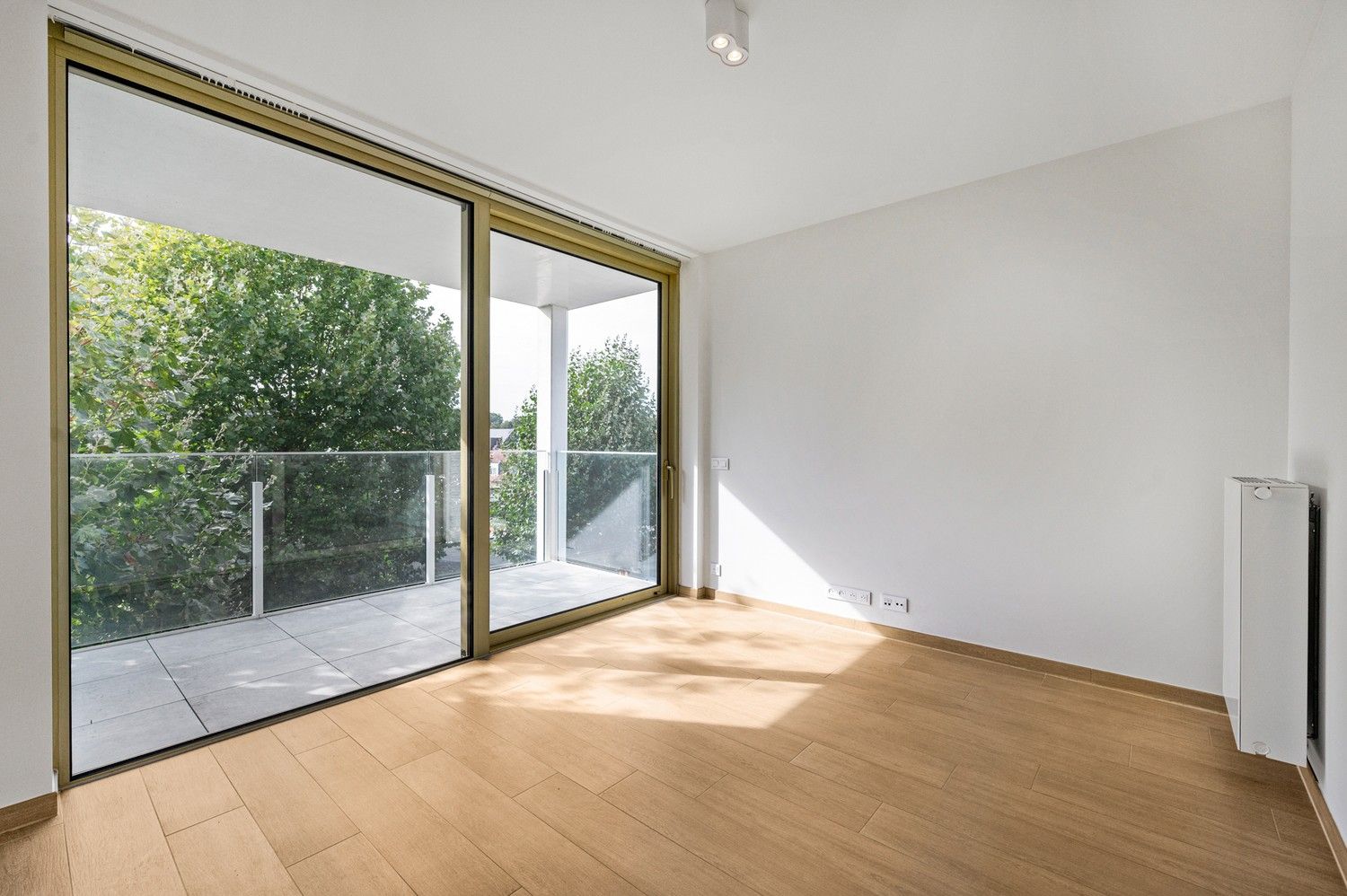 Modern 1-slaapkamer BEN appartement met een terras en autostaanplaats te Kapellen! foto 4