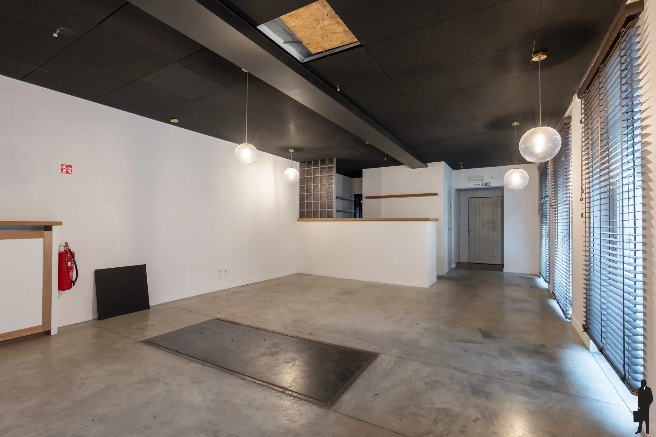 Kantoor/handelsruimte in het hartje van Hoogstraten foto 4