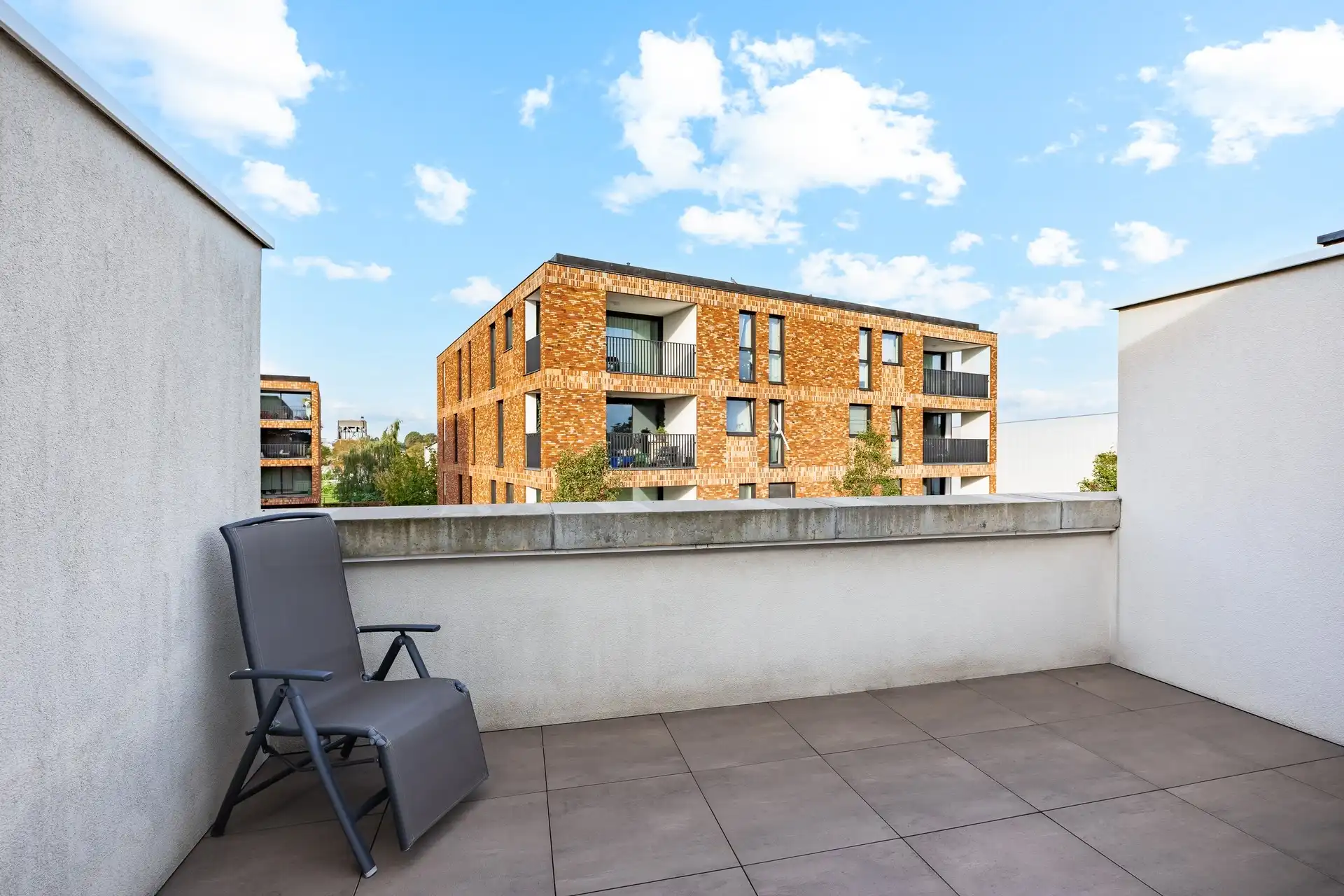 Energiezuinige stadswoning met 3 slaapkamers, terras en private parking in Aalst foto 21