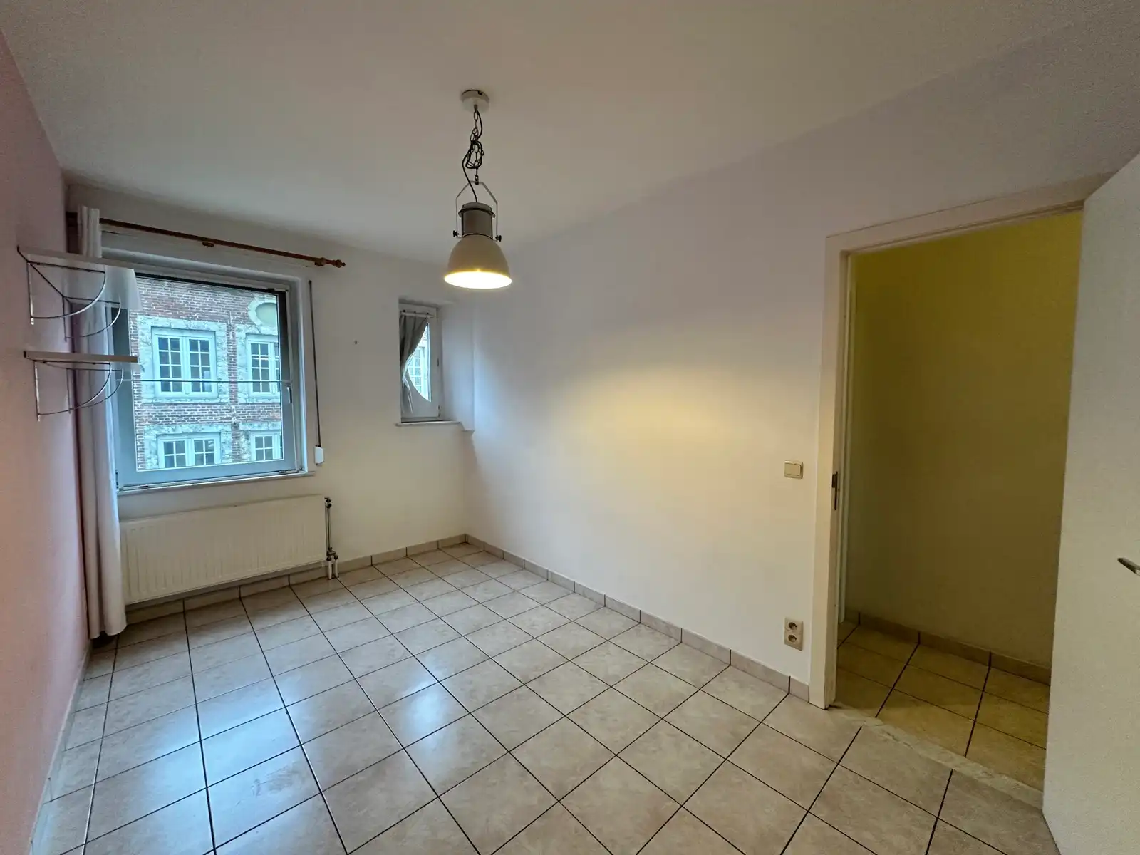 Ruim Appartement met Garage, 2 slaapkamers en terras foto 22