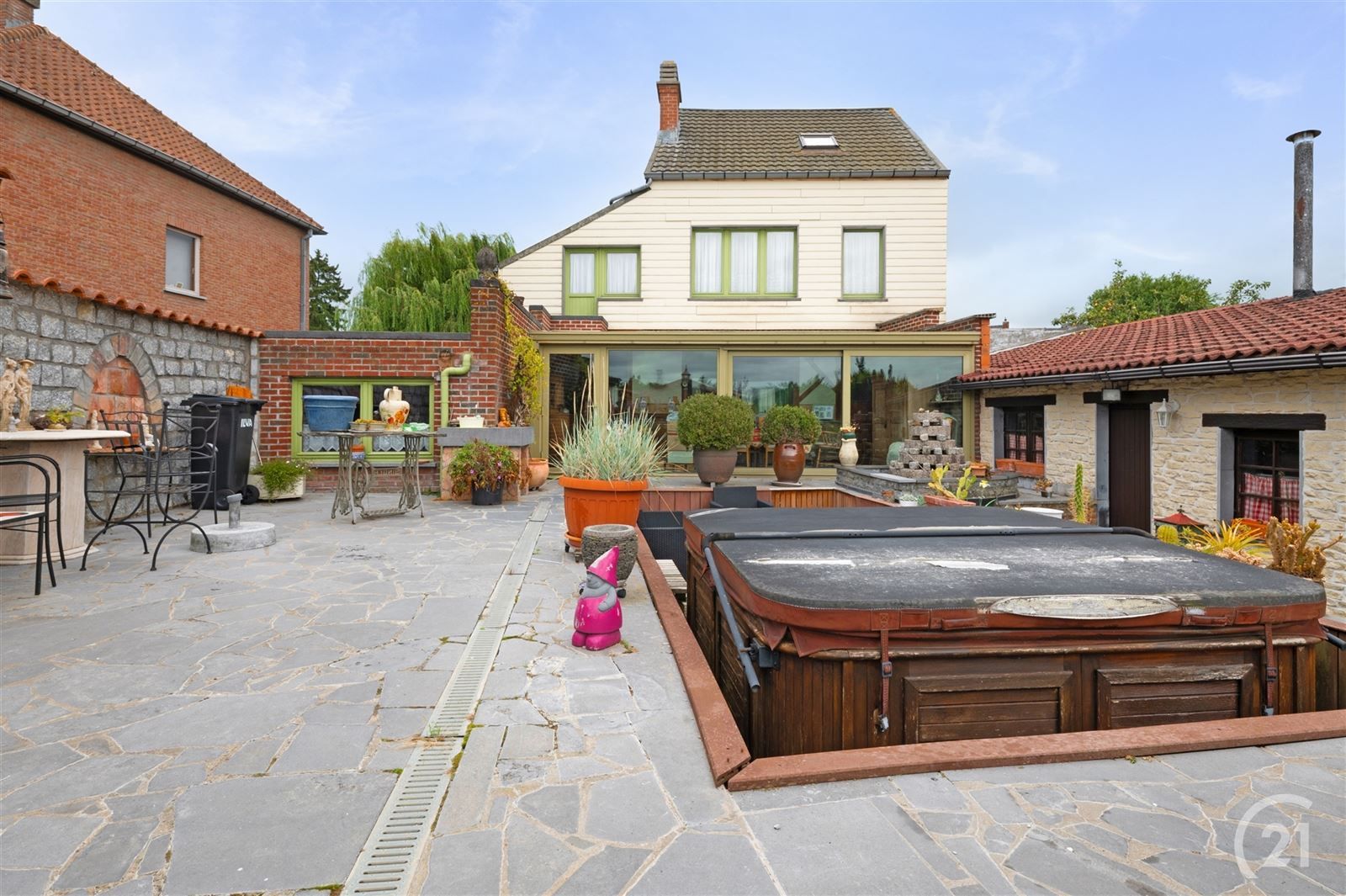 gezinswoning met tuin op 9are62 (zorgwoning of praktijk mogelijk) foto 3