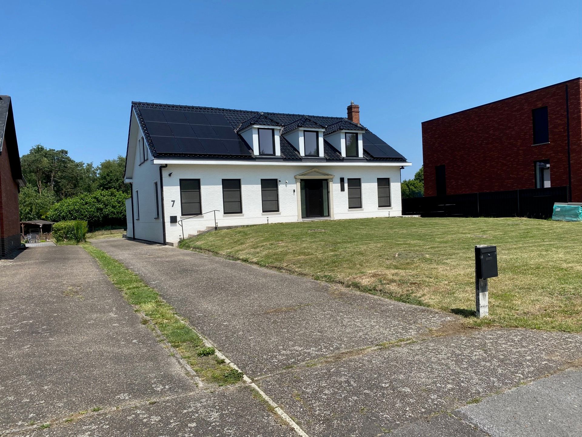 Villa te koop foto {{pictureIndex}}