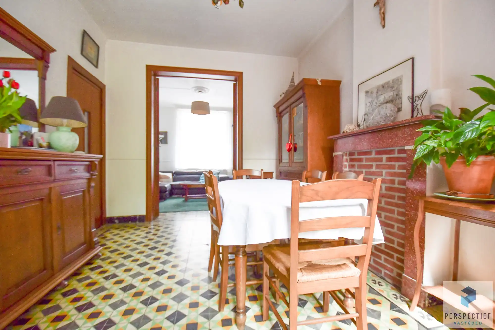 Ruime halfopen bebouwing met tuin en garage in het centrum van Oedelem foto 10