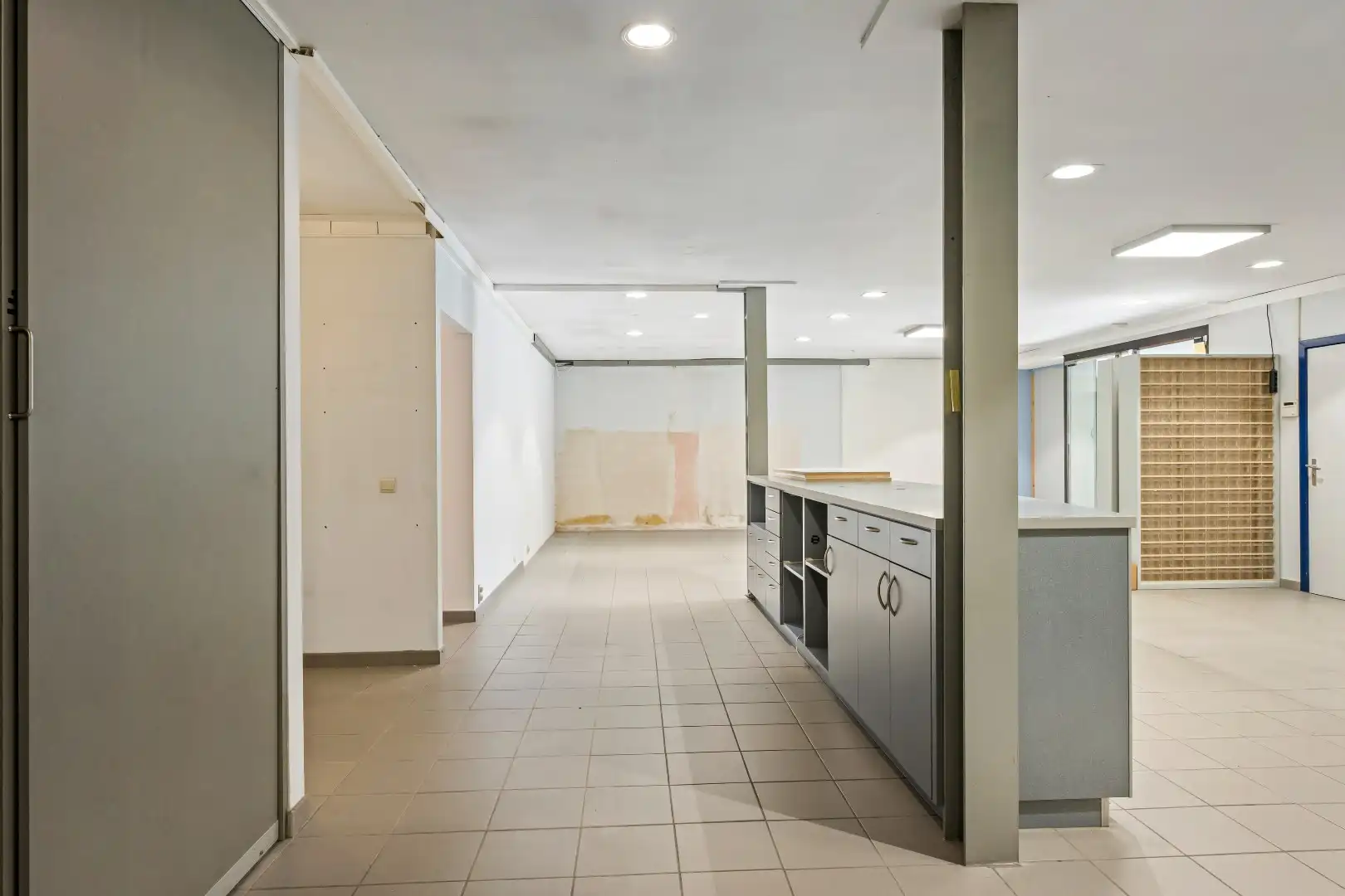 Handelsruimte (260m²) op commerciële toplocatie. foto 8