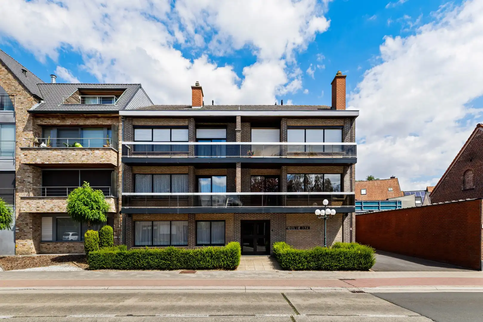 Ruim en lichtrijk appartement met 3 slaapkamers, terras en garage foto 14