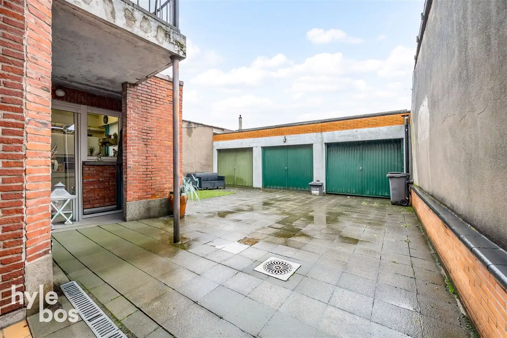 Opbrengsteigendom van 3 appartementen + 3 garages foto 31