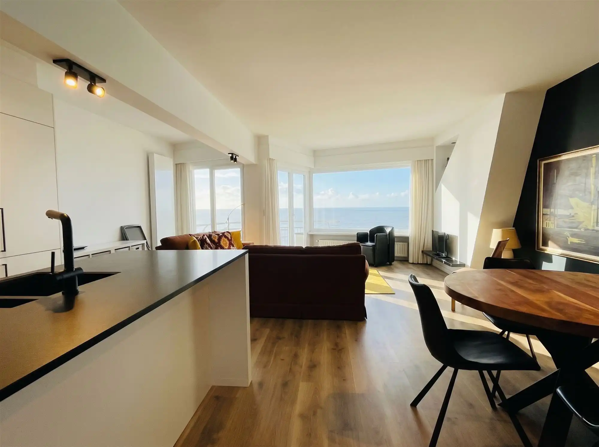 Luxueus, gemeubeld appartement met terras foto 5