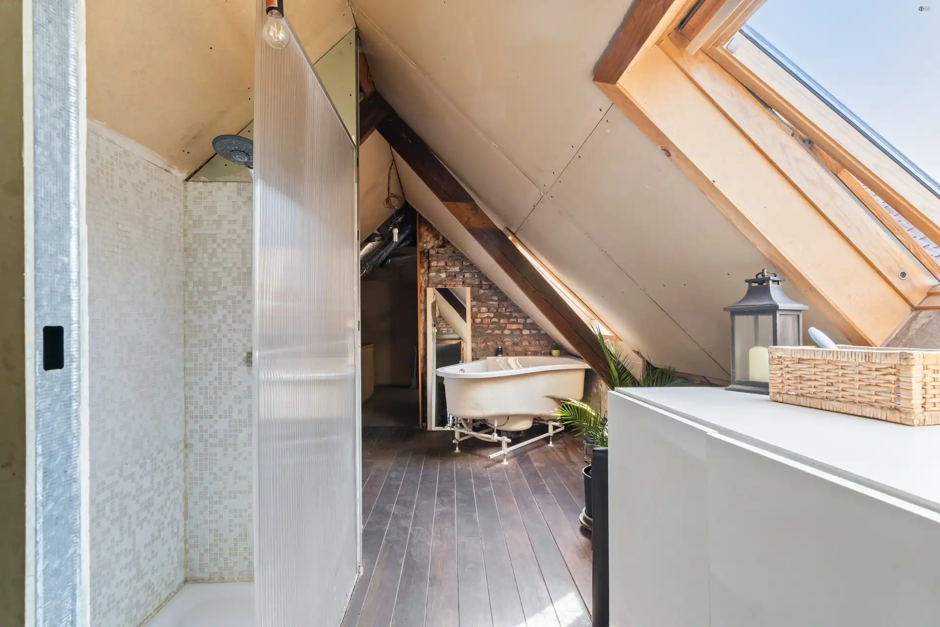 verder af te werken woning met grote garage foto 14