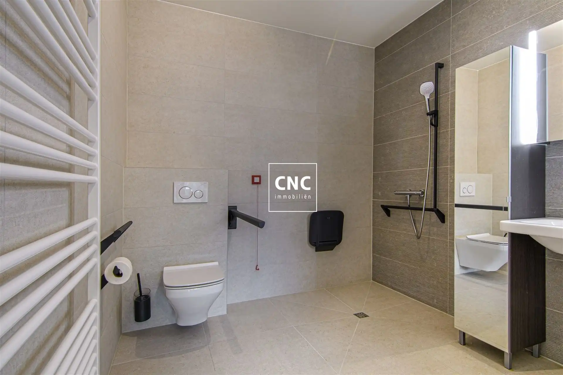 Volledig afgewerkt serviceflat in een luxueuze residentie foto 3