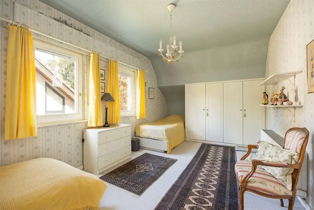 Klassieke te renoveren villa op een mooi hoekperceel in wijk "Hertebos" foto 15