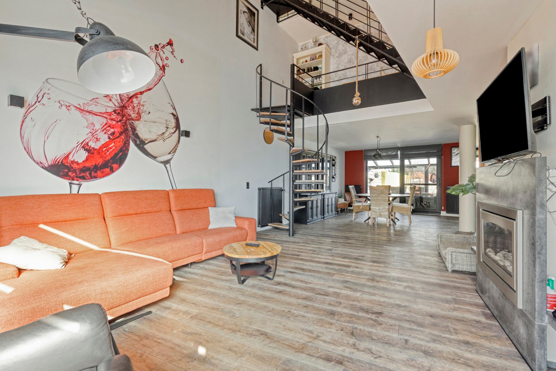 Instapklare HOB met 4 slaapkamers en polyvalent bijgebouw foto 3