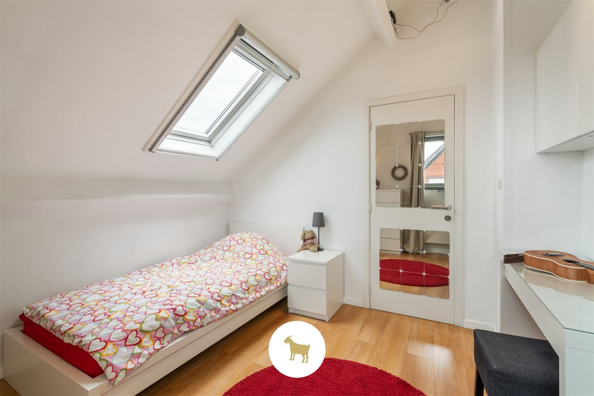 Instapklare lichtrijke OPEN BEBOUWING met 3 (mogelijkheid tot 4) SLAAPKAMERS, stijlvol overdekt TERRAS en gezellige (BINNEN)TUIN op een PERCEEL van ca. 435 m² foto 18