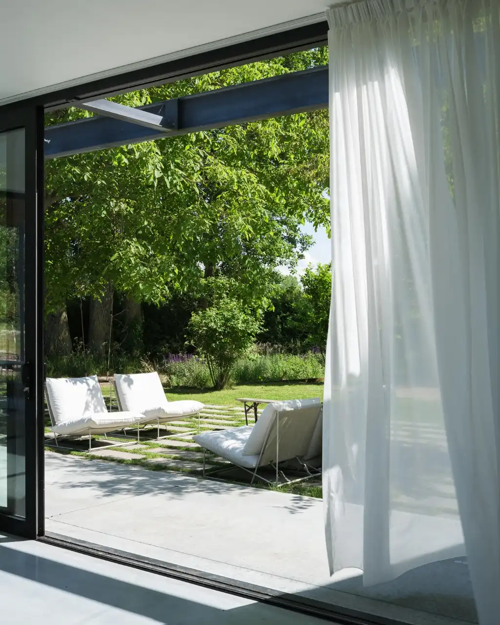 Breskens – Uitzonderlijke eigendom waar authenticiteit, karakter en strakke architectuur naadloos in elkaar samenvloeien op een exclusieve locatie tussen de velden en op een boogscheut van het strand. foto 9