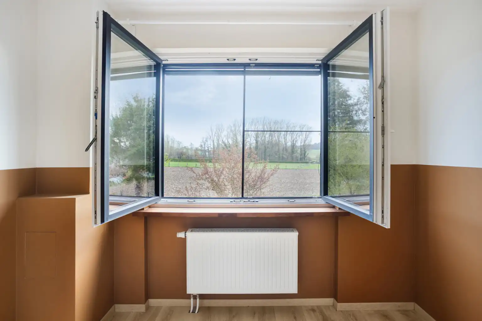 Volledig gerenoveerde driegevel bel-etage in rustige wijjk foto 14