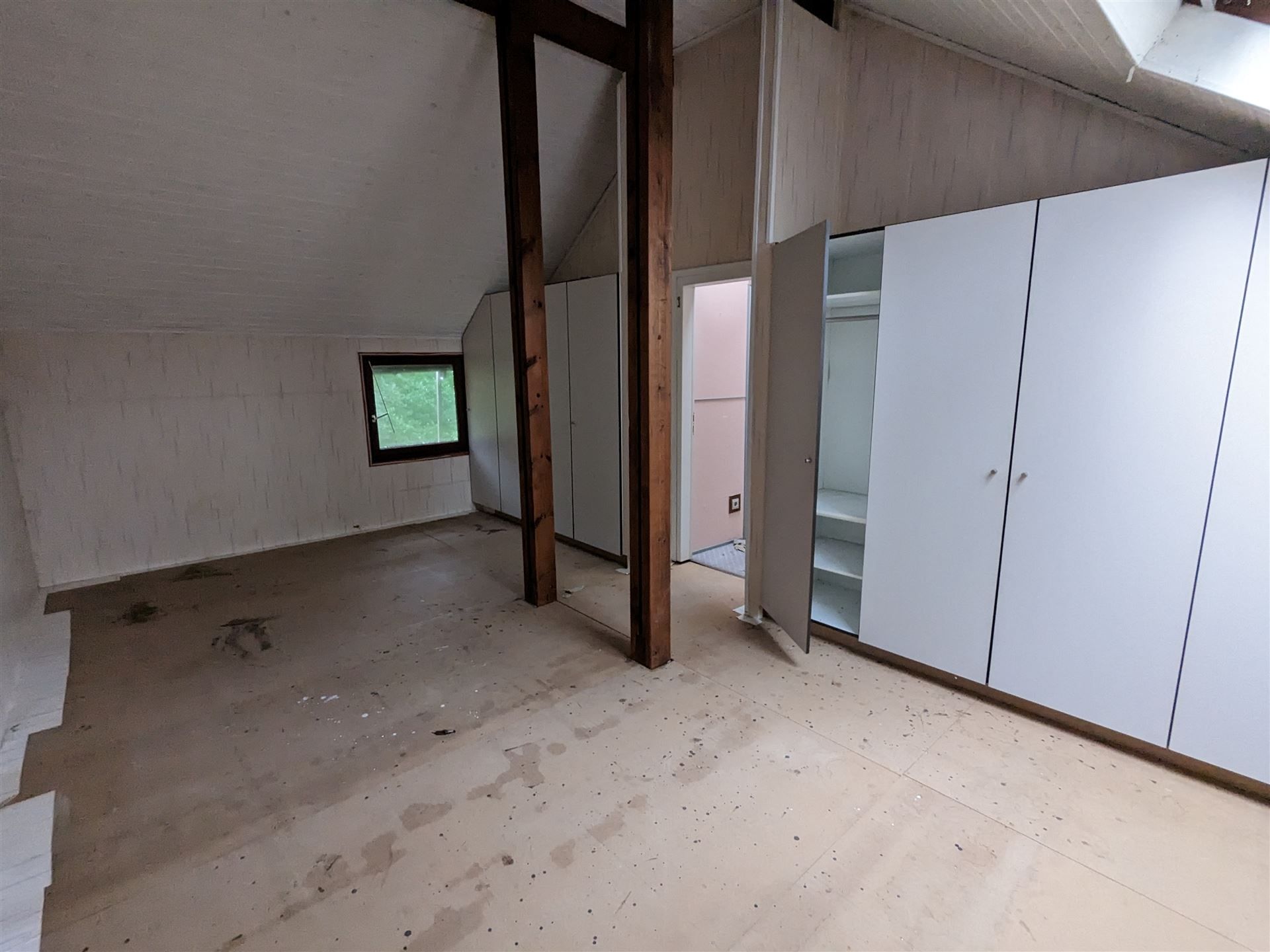 Totaalrenovatie op een perceel van 1530m² in een groene omgeving! foto 19