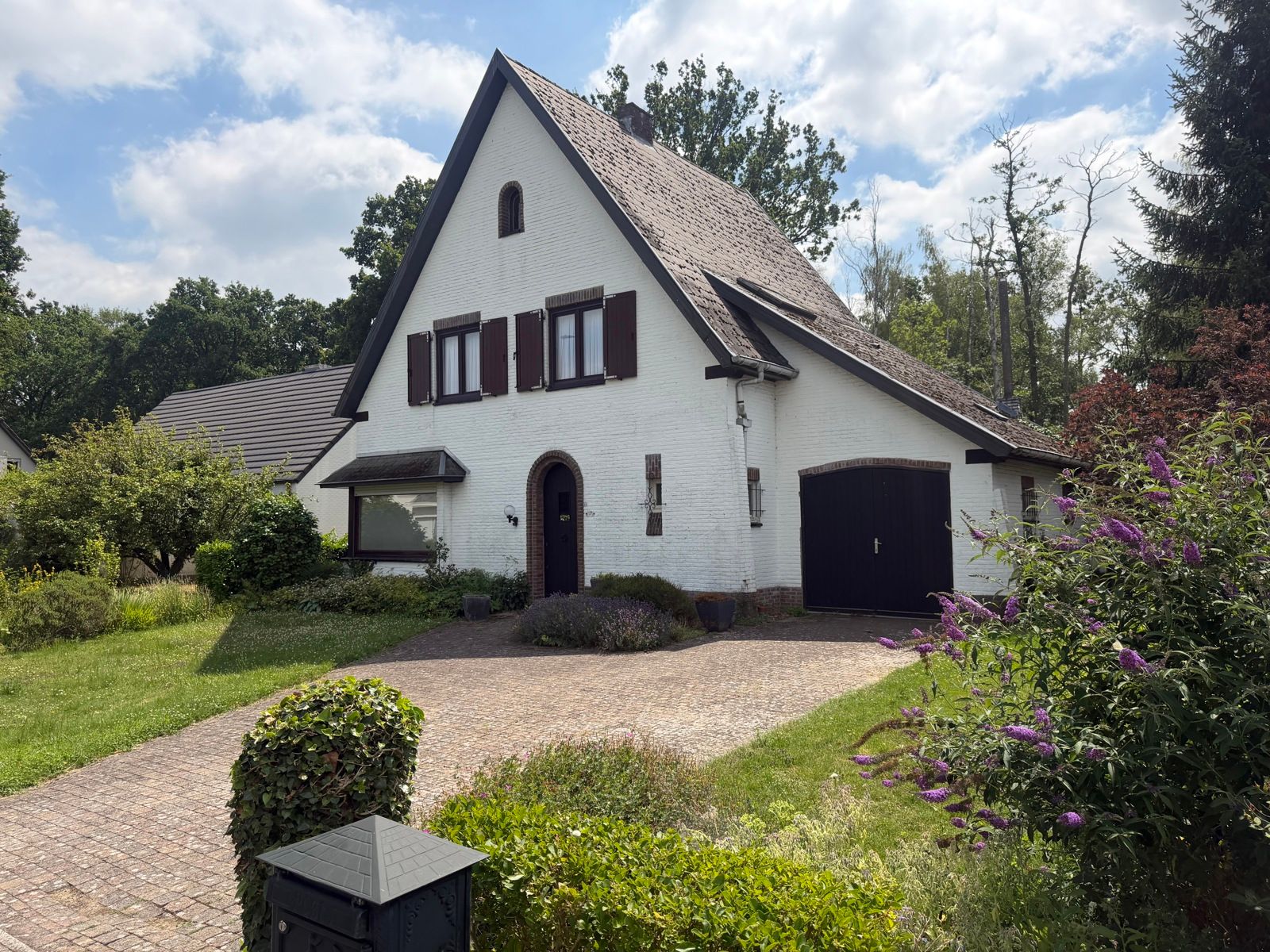 Charmante villa op ruim zuidgericht perceel van ca.14 are