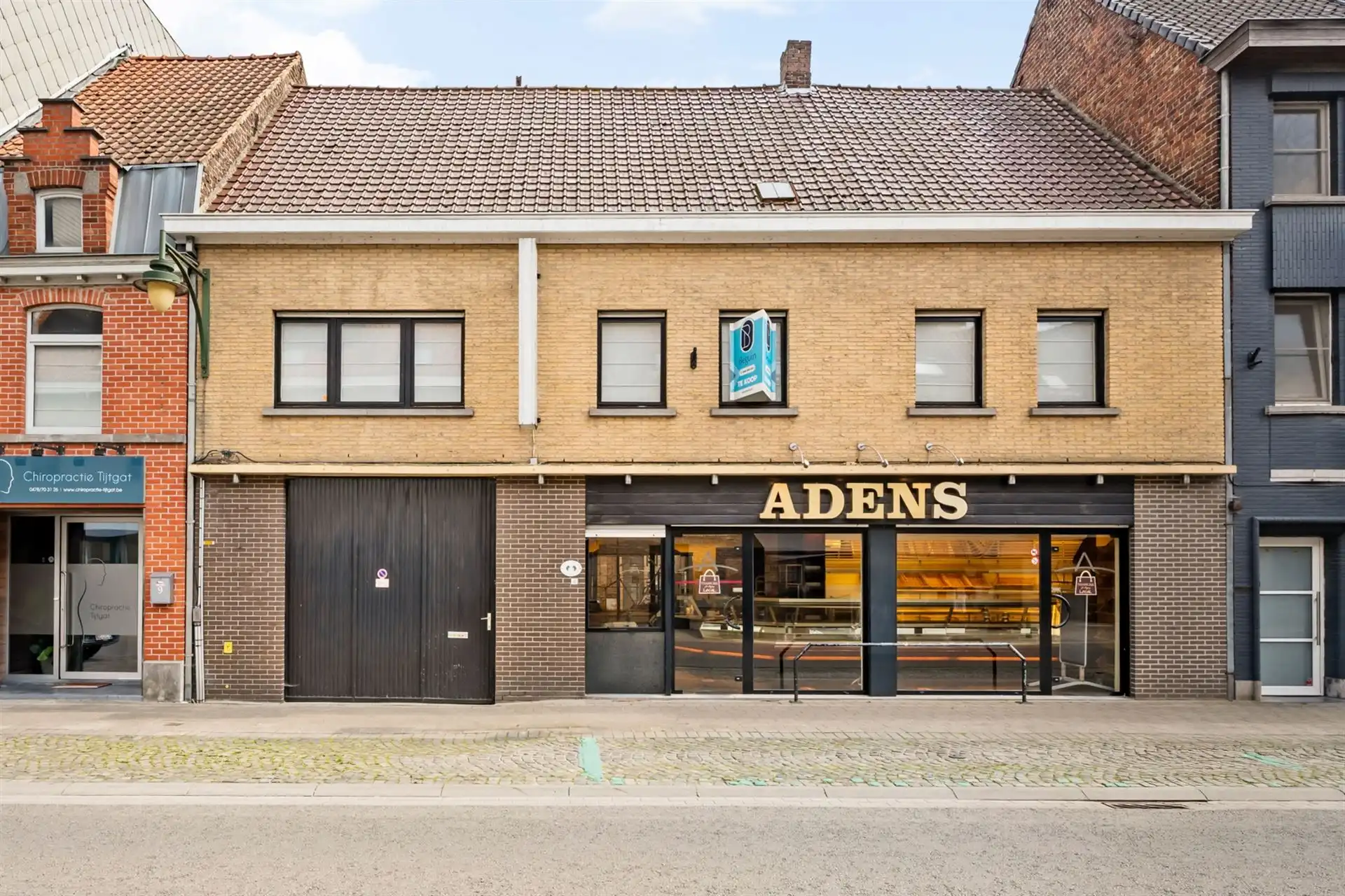 Handelspand met aparte woonst op een toplocatie in Deerlijk! foto 2