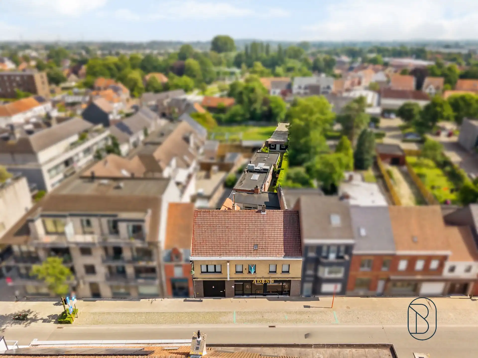 Handelspand met aparte woonst op een toplocatie in Deerlijk! foto 3