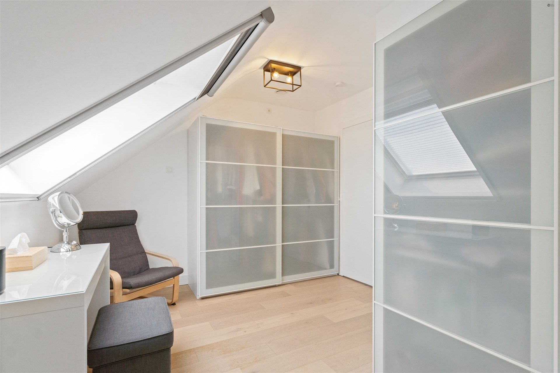 Top afgewerkte woning met 5 slaapkamers en 2 badkamers foto 27