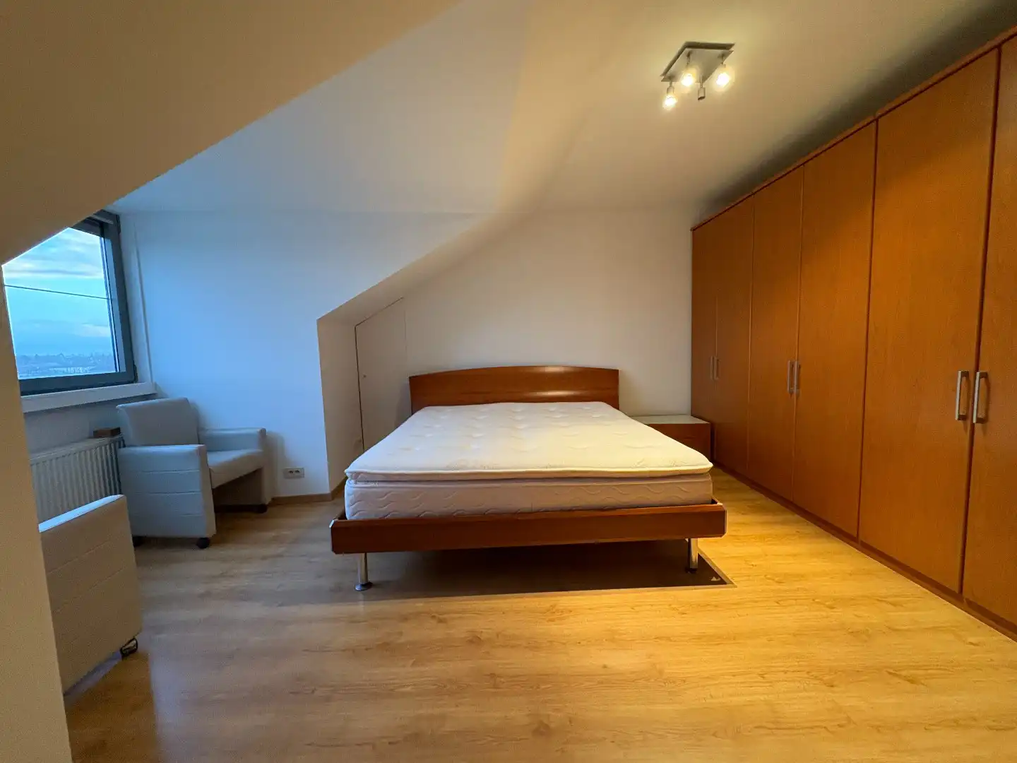 Schitterend appartement met 2 slaapkamers en autostaanplaats! foto 6