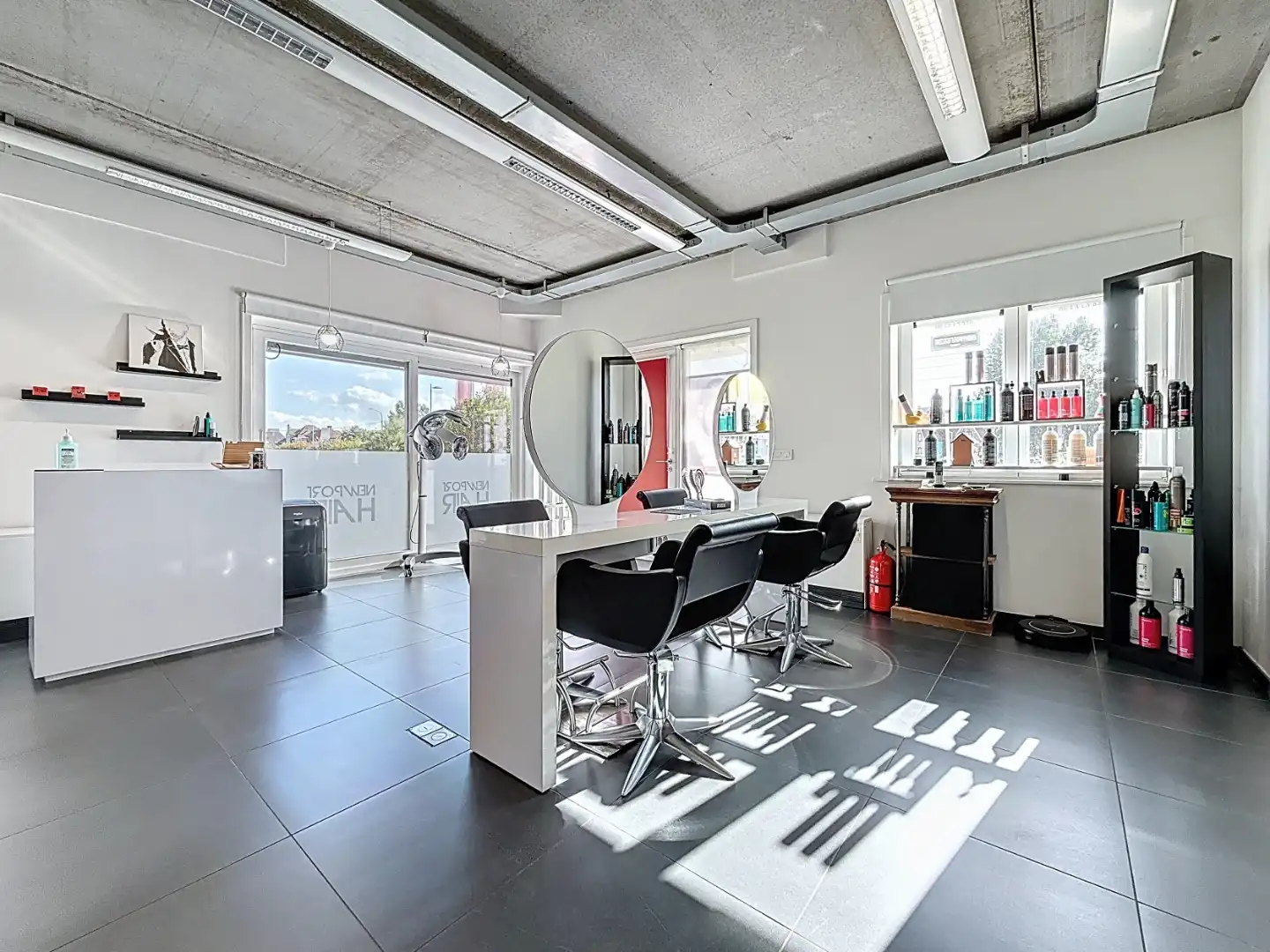 Handelspand op commerciële topligging nabij de zee te Nieuwpoort-Bad. foto 2