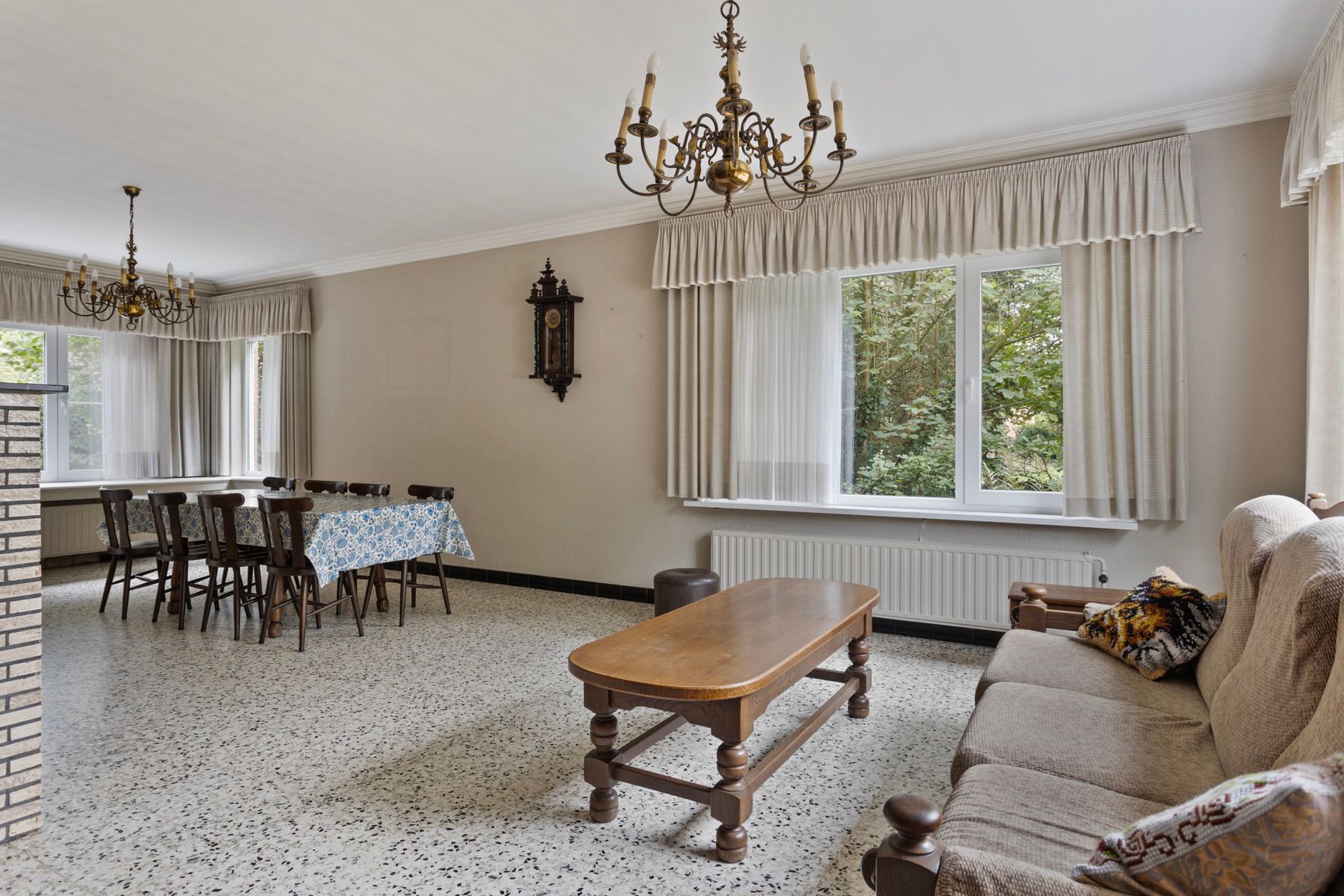 Te renoveren hoeve met authentieke schuur en stallen foto 7