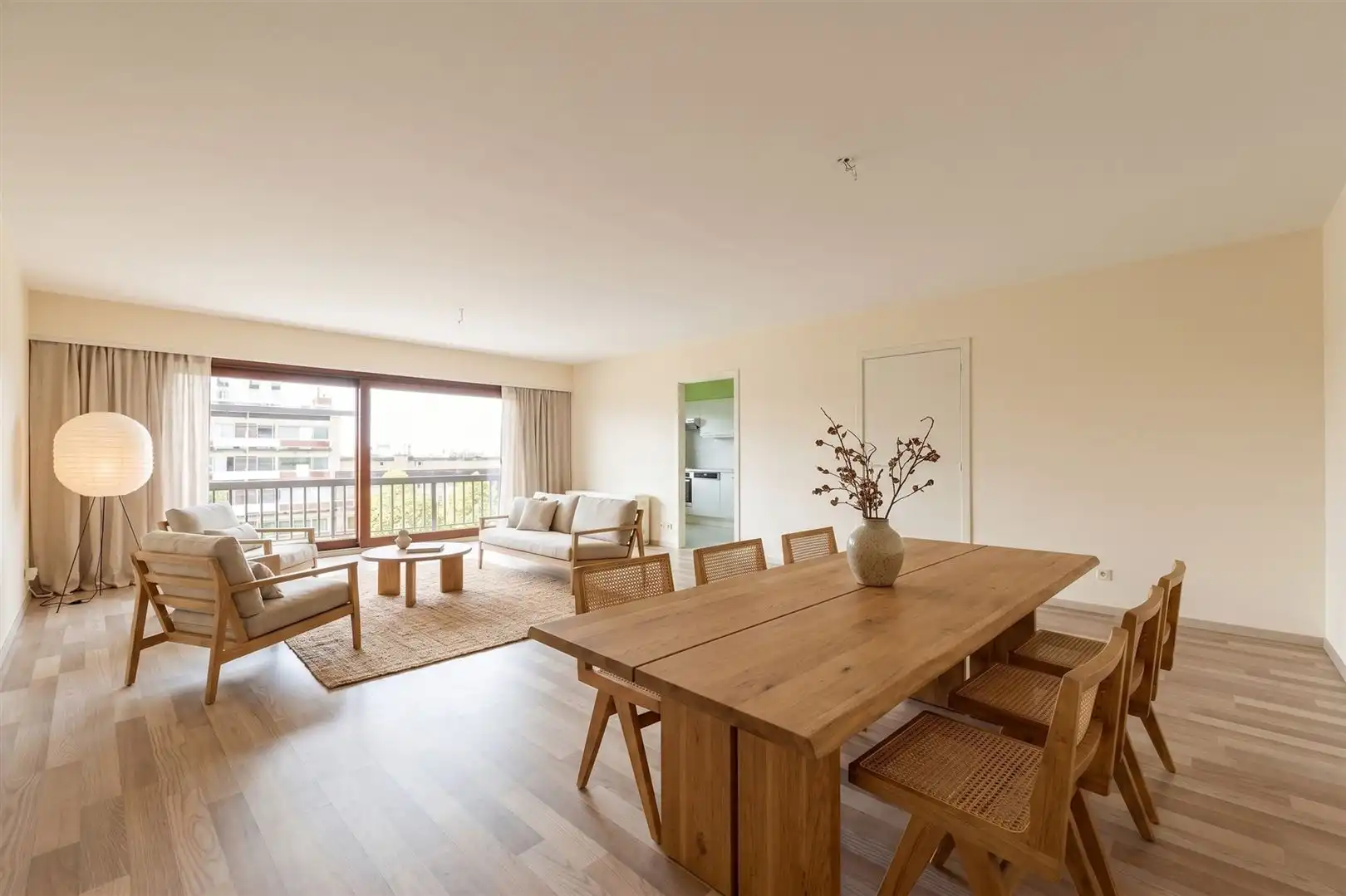 Ruim zonnig appartement met staanplaats. foto 3