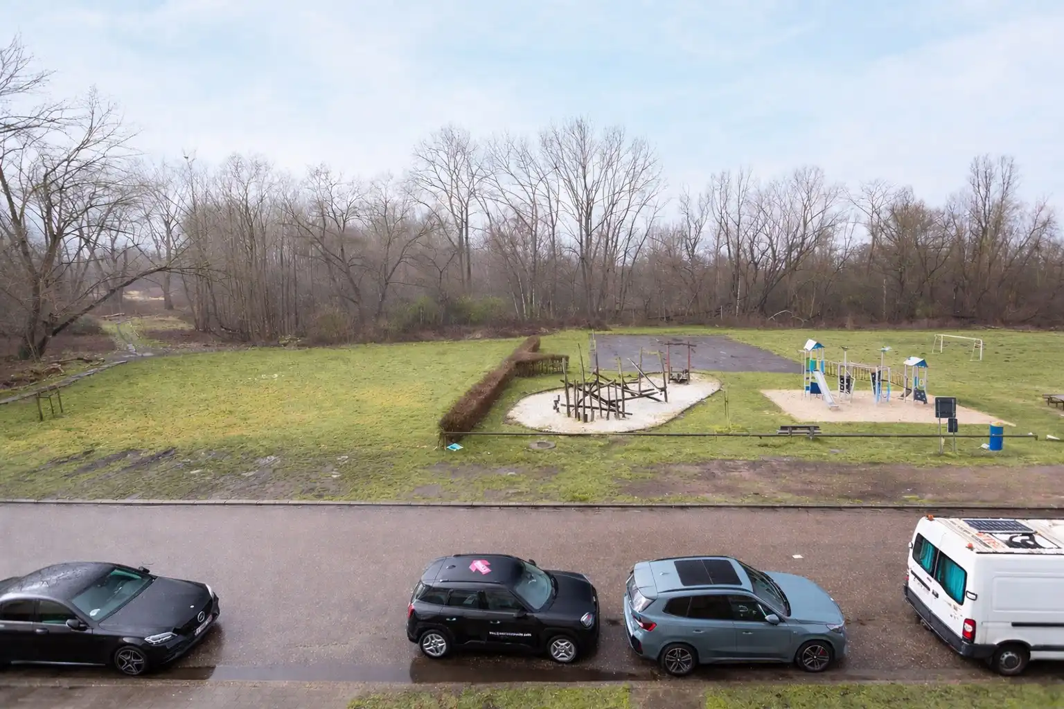 Appartement met 2 slpk., garage en rustgevend groen uitzicht foto {{pictureIndex}}