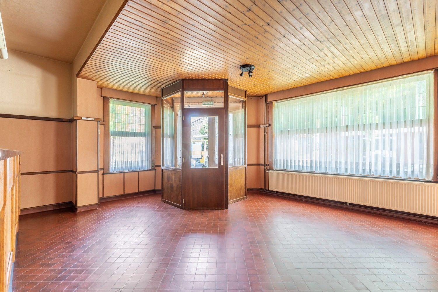 Karaktervol handelshuis met binnentuin in centrum Diepenbeek foto 3