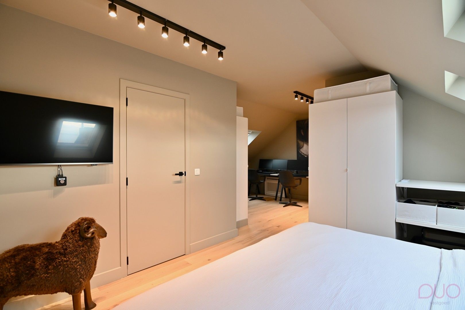 Instapklare, volledig gerenoveerde designwoning – inclusief inboedel aan meerprijs foto 18