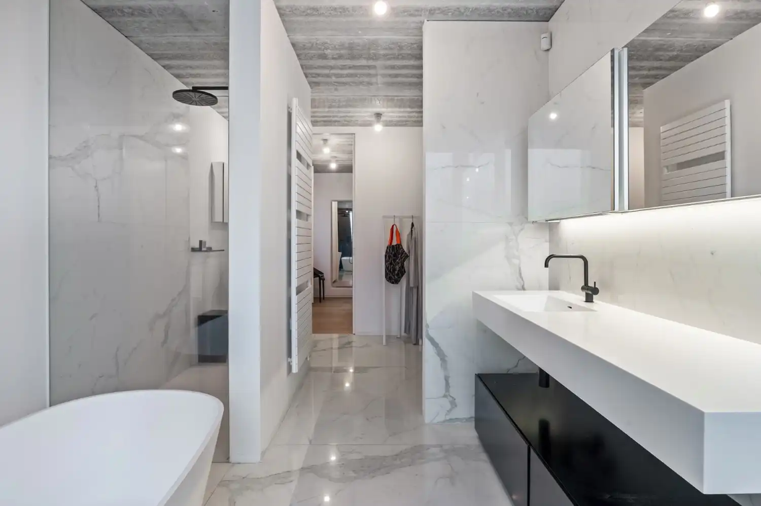 RECENTE HANDELSWONING OP COMMERCIELE LIGGING! foto 23