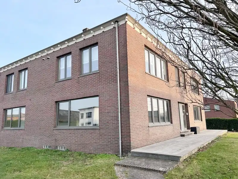 Stijlvol gerenoveerd appartement met 3 slaapkamers, garage en berging foto 22