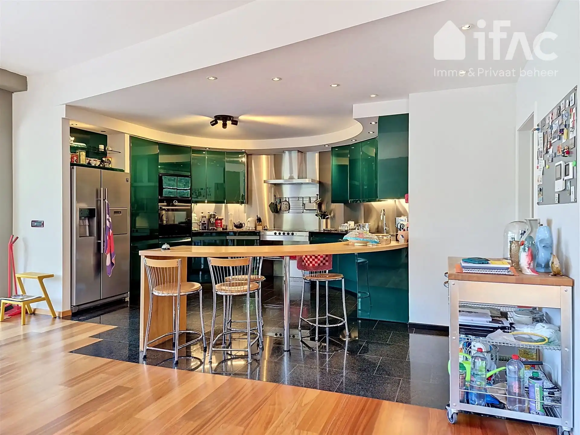 Unieke moderne split-levelvilla met zwembad op 17a83ca foto 8