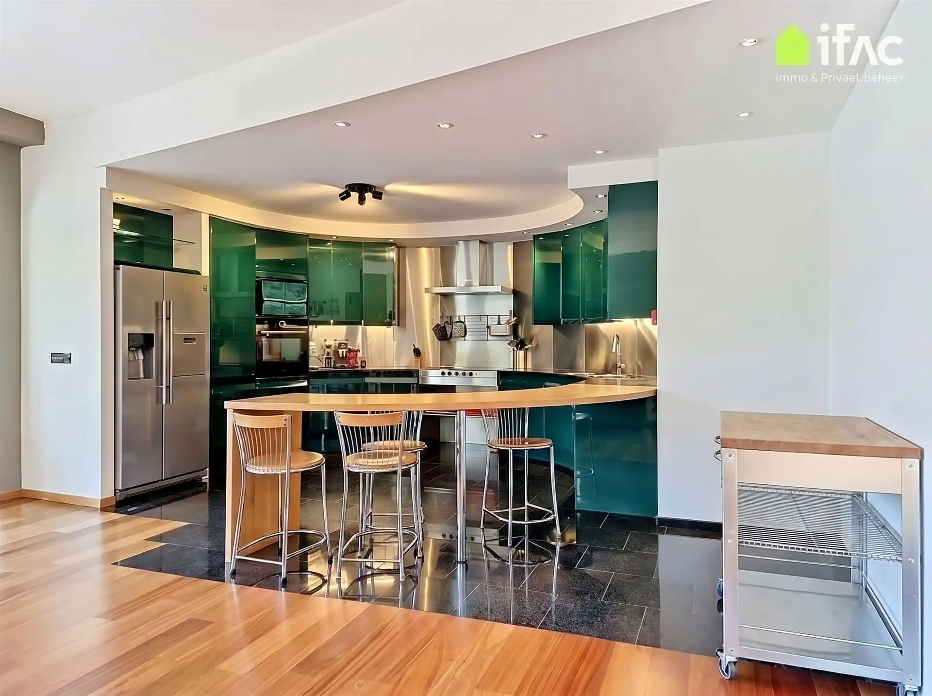 Unieke moderne split-levelvilla met zwembad op 17a83ca foto 8