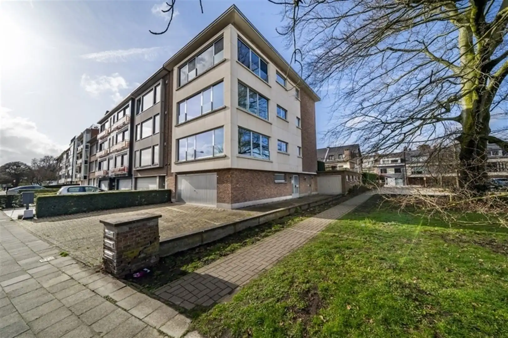 Hoekappartement met 2 slaapkamers en lift in het centrum foto 14