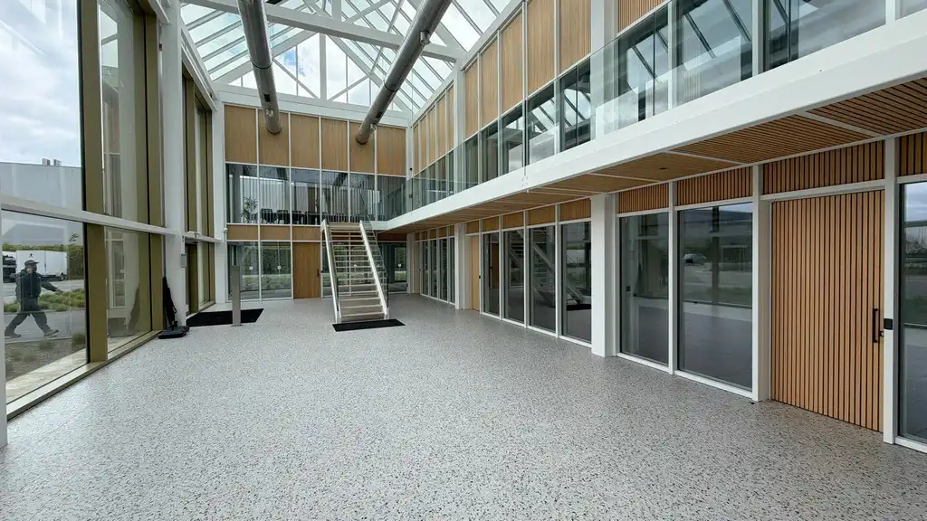 Magazijn te huur langs E34 in Turnhout foto 17