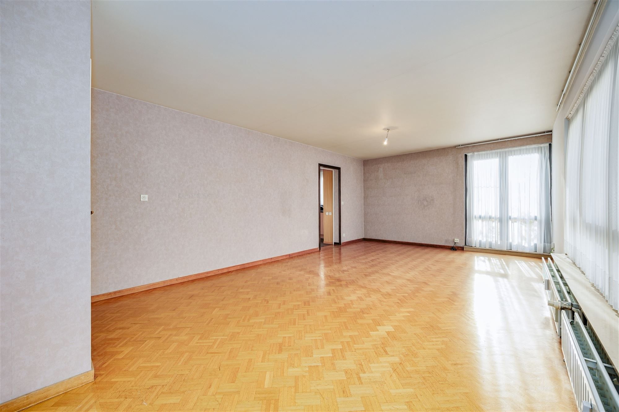 Zeer licht instapklaar appt met 3 slaapkamers en terras foto 3