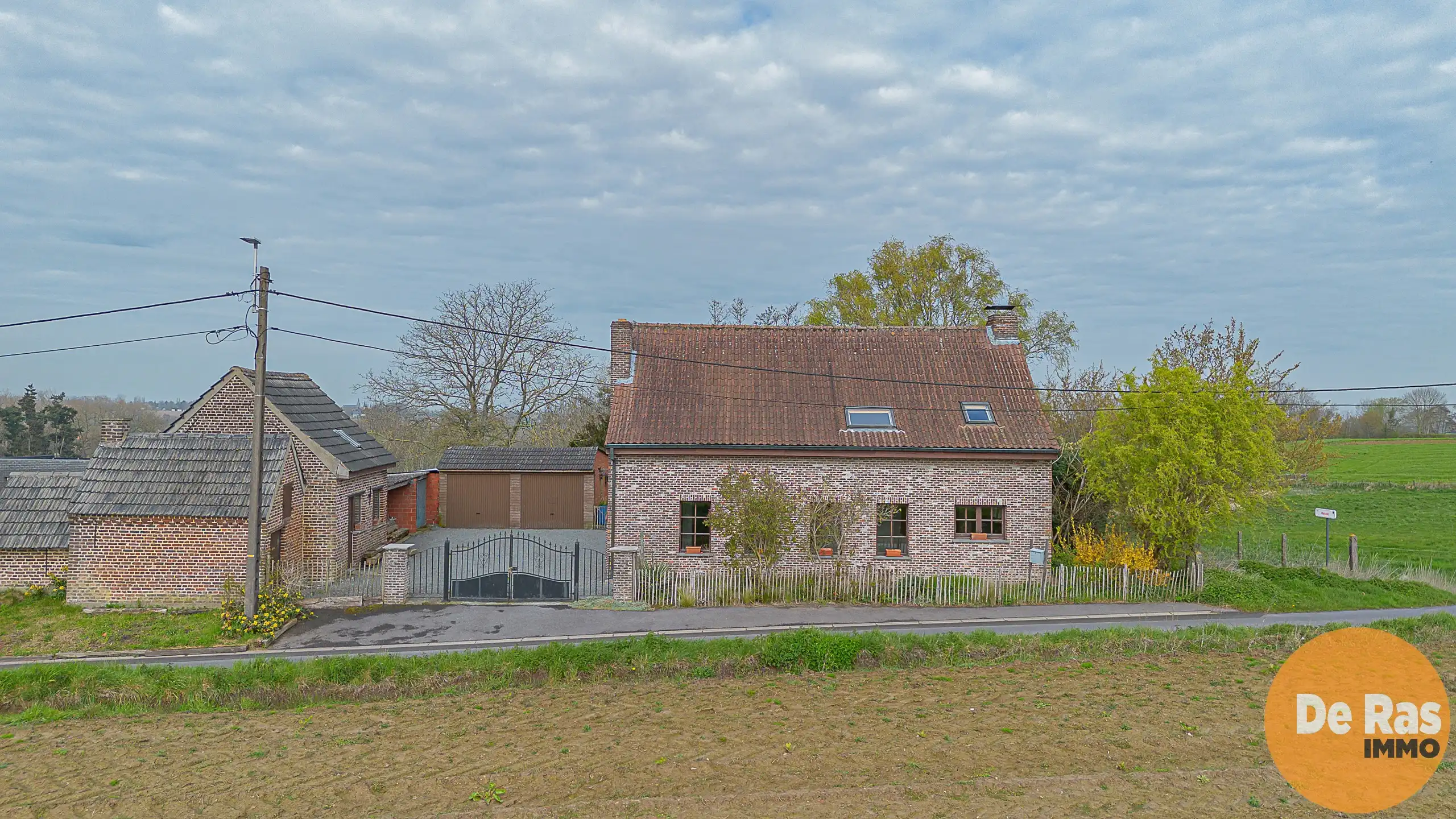 Hoofdfoto van de publicatie: BRAKEL- Uniek gelegen open bebouwing met prachtig zicht 