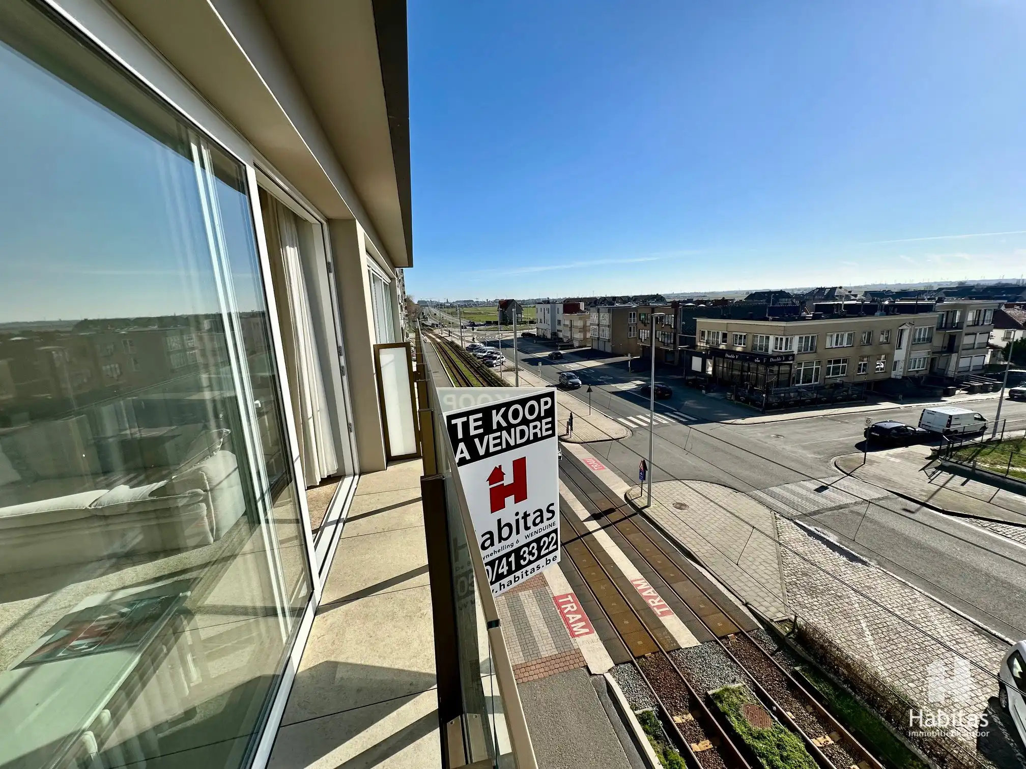 Verrassend ruime studio op 3de verdieping foto 9