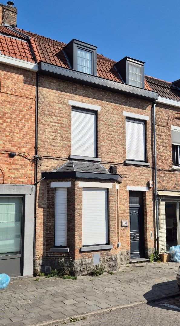 Sint-Andries: instapklare rijwoning met 3 slpk foto {{pictureIndex}}
