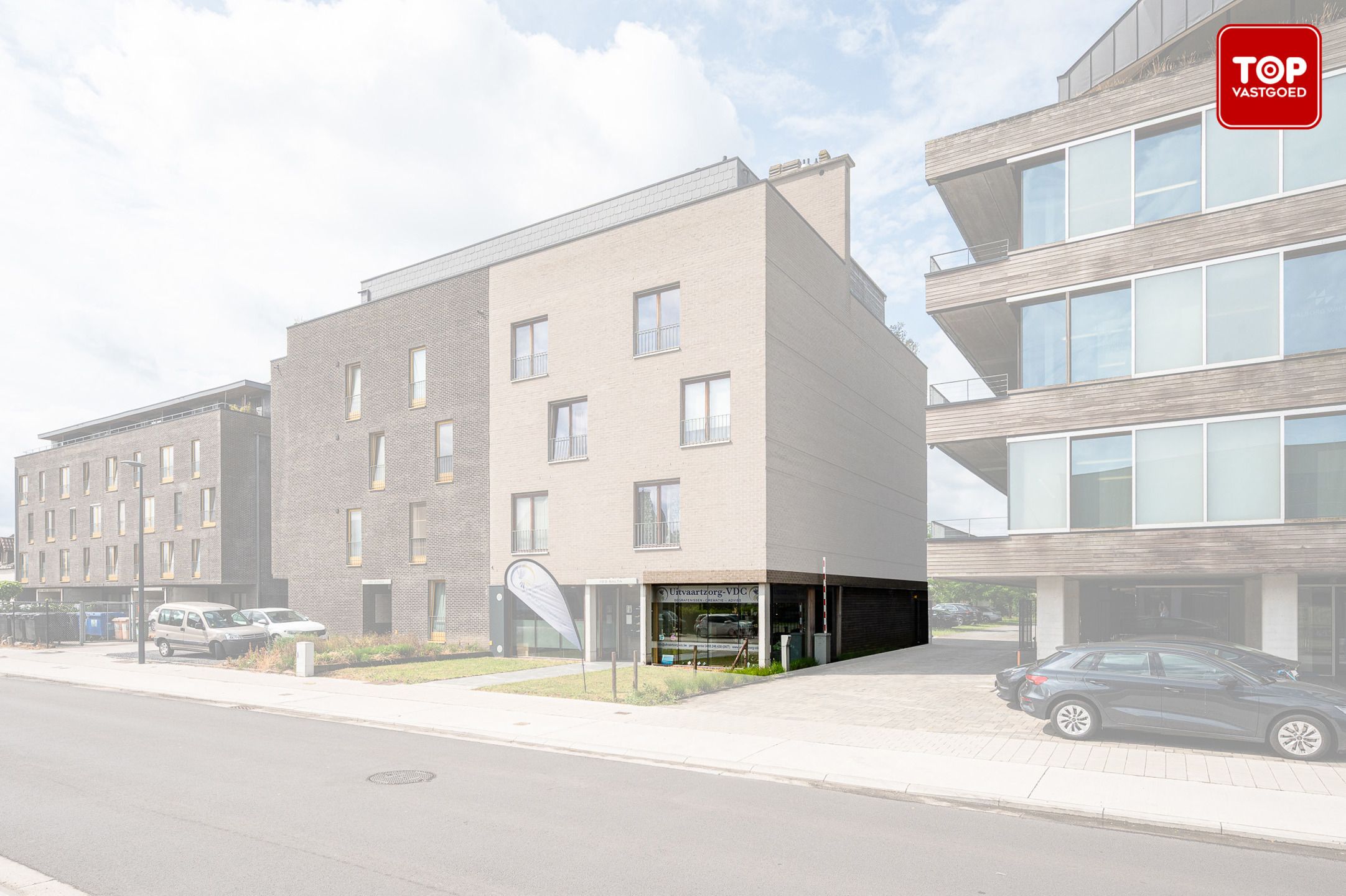 Handelsruimte met buitenruimte op topligging foto 3