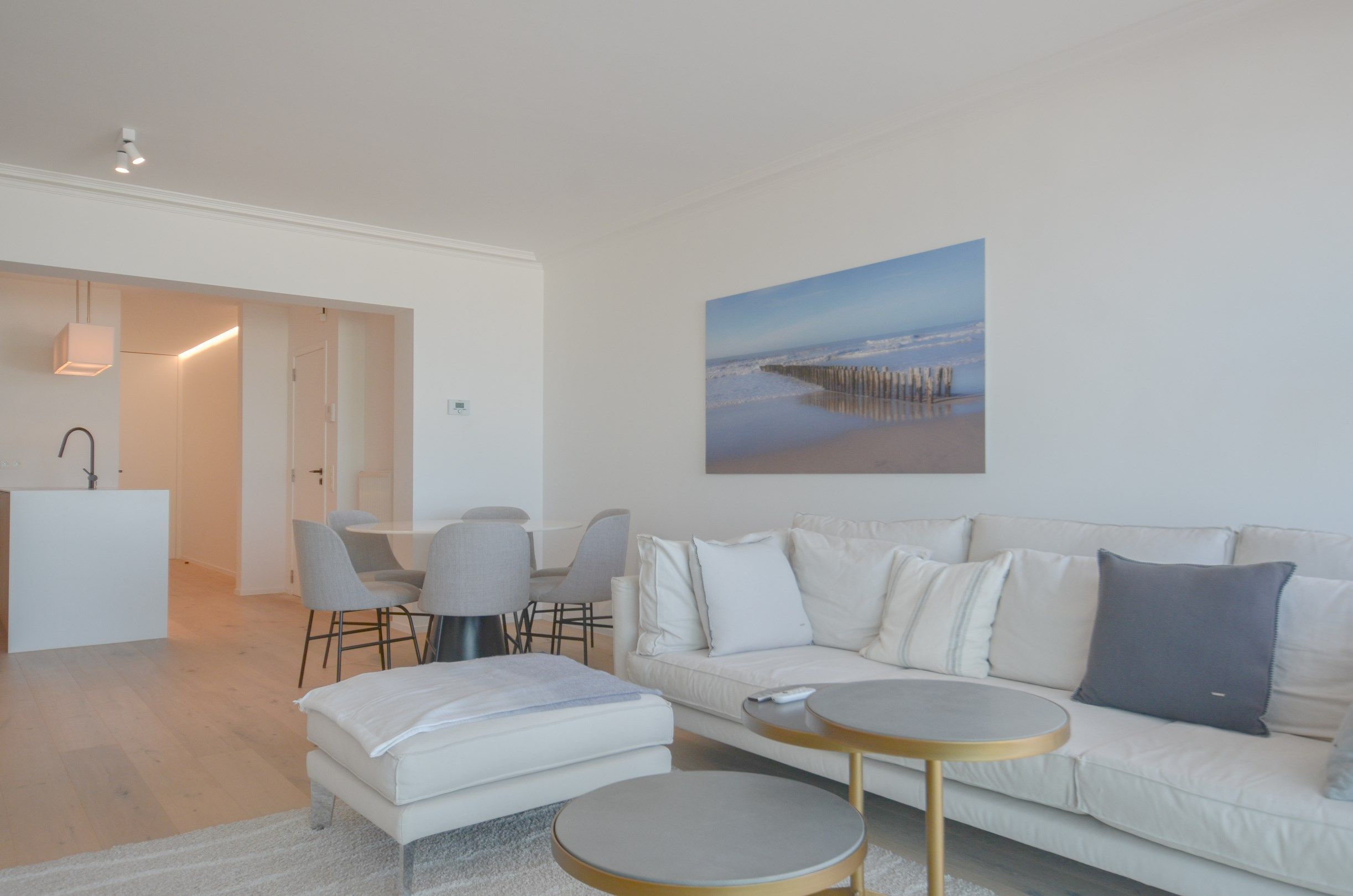 Stijlvol, recent gerenoveerd appartement met frontaal zeezicht. foto 2