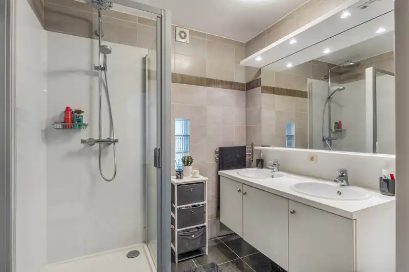Zeer rustig en energiezuinig appartement met autostaanplaats en berging foto 16