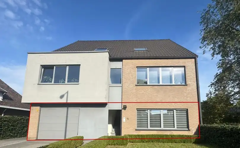 RUIM GELIJKVLOERS APPARTEMENT MET TERRAS EN TUIN foto {{pictureIndex}}