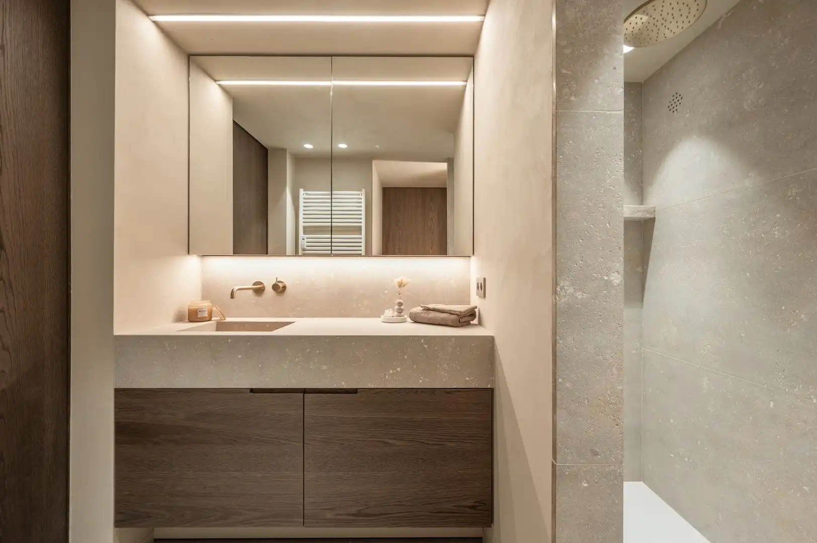 Luxueus gerenoveerd appartement met zijdelings zeezicht in hartje Knokke. foto 14