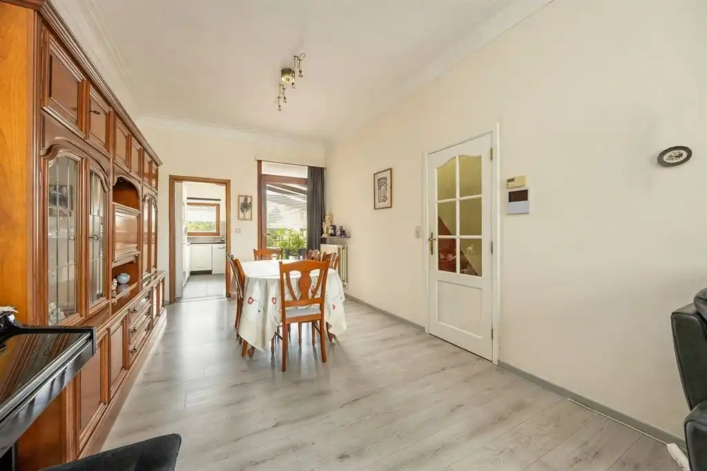 Instapklaar huis met ruime tuin  foto 6